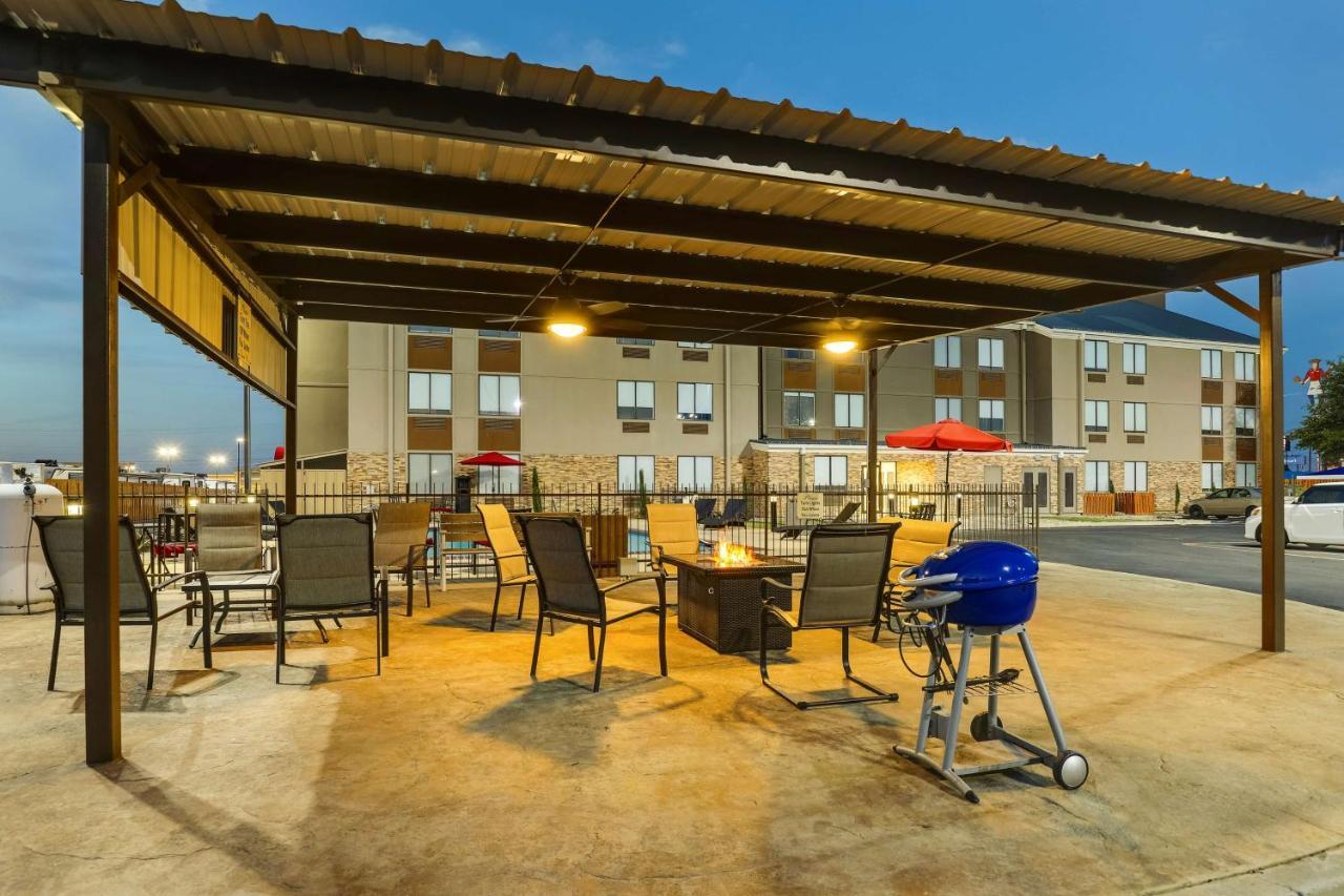 Best Western Plus Riata Hotel Brownwood Exterior foto